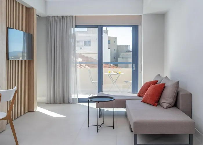 Evans Luxurious Apartment 2